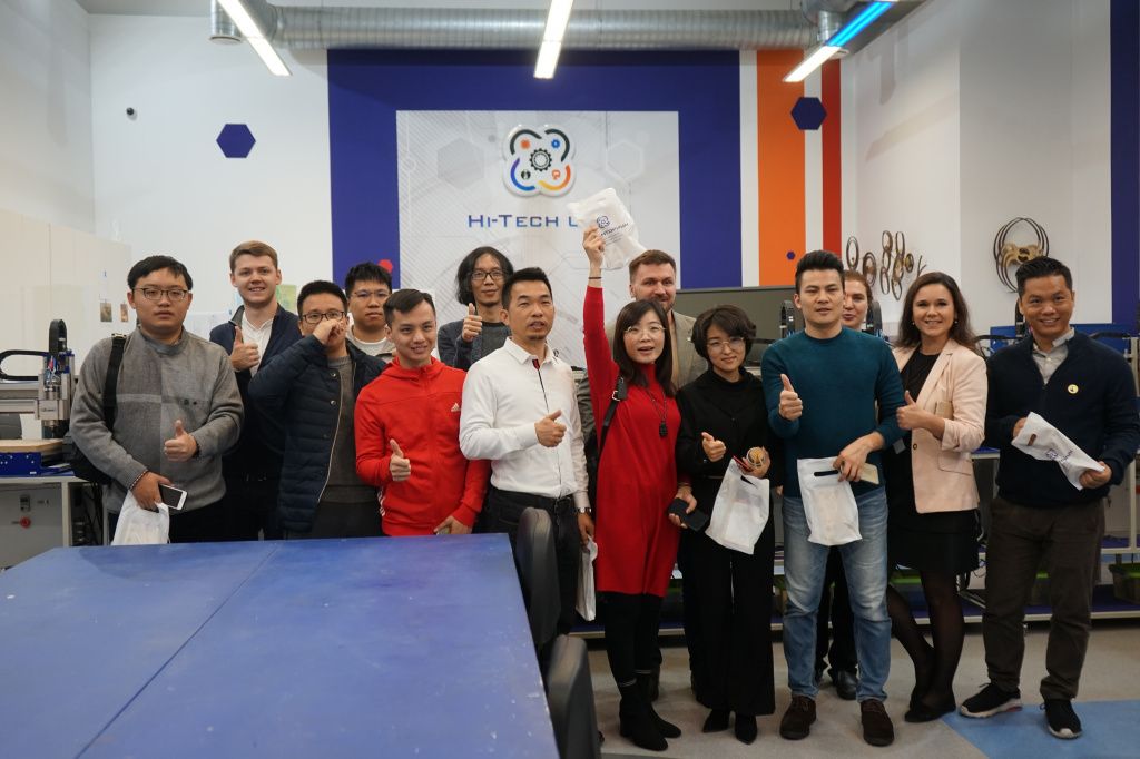 Делегация из Китая в ДТ "Кванториум"