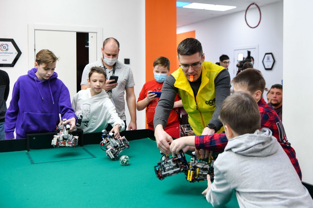 В Тюмени пройдет региональный чемпионат по мобильной робототехнике «РоботОн»