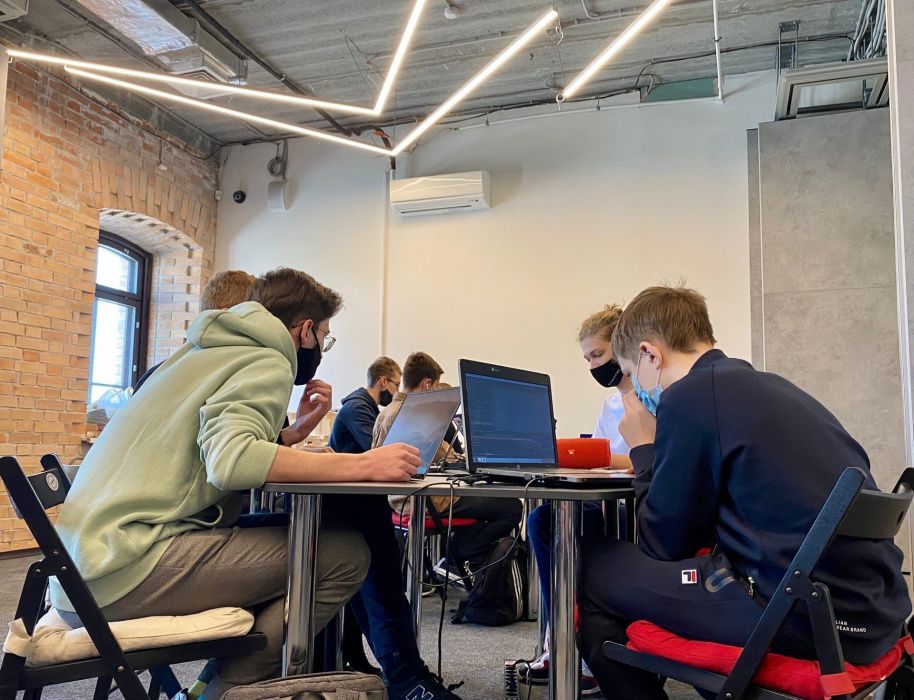 Юные программисты сразятся в турнире «ХАКАNET»