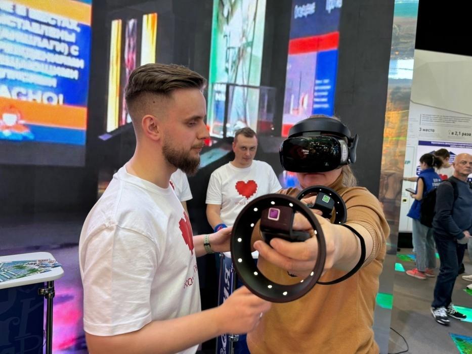 Новаторский проект VR-биатлон на стенде Тюменской области выставки-форума “Россия” на ВДНХ.