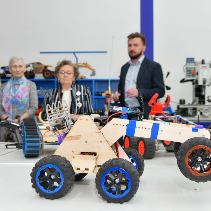 70 лет Областной станции юных техников и Станции юных натуралистов